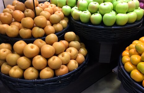 Green apple persimmon pile up