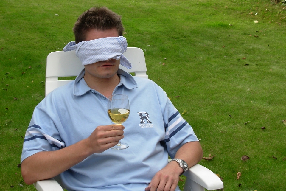 Blindfold tests people