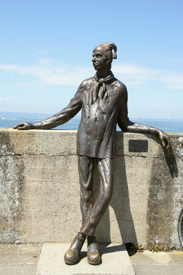 Bronze sculpture dammglonker