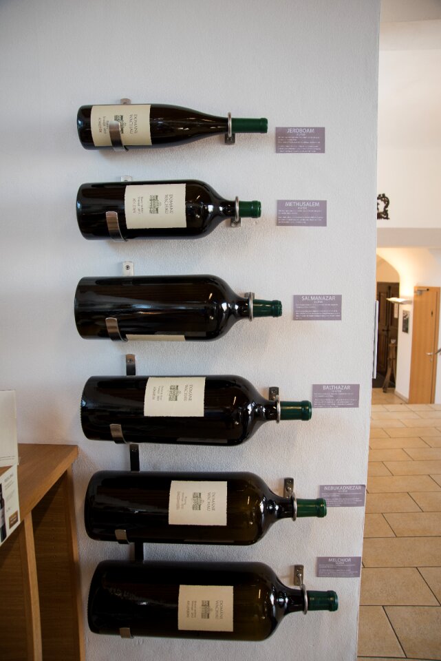 Bottles wine storage magnum