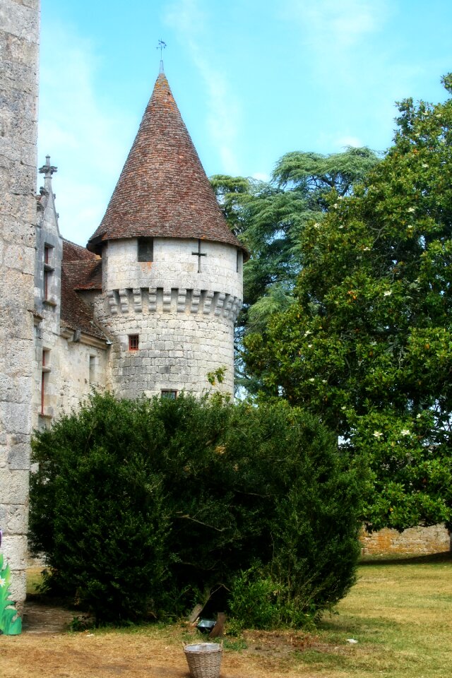Périgord castle bridoire castle