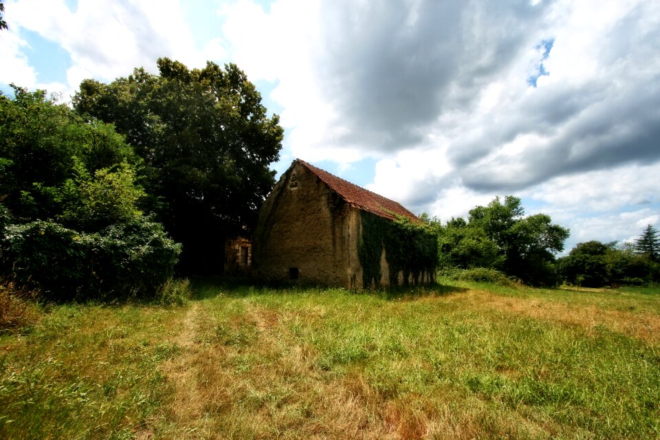 Trémolat field grange