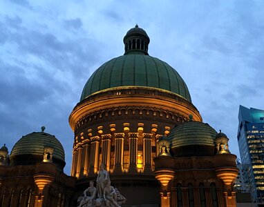 Victoria australia statue
