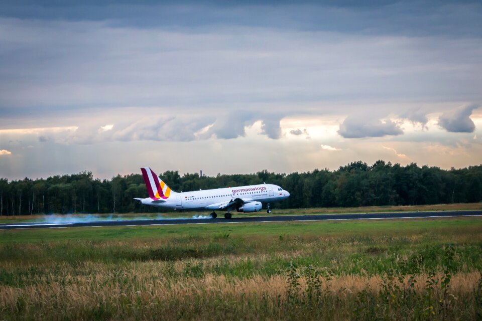 Landing runway airbus