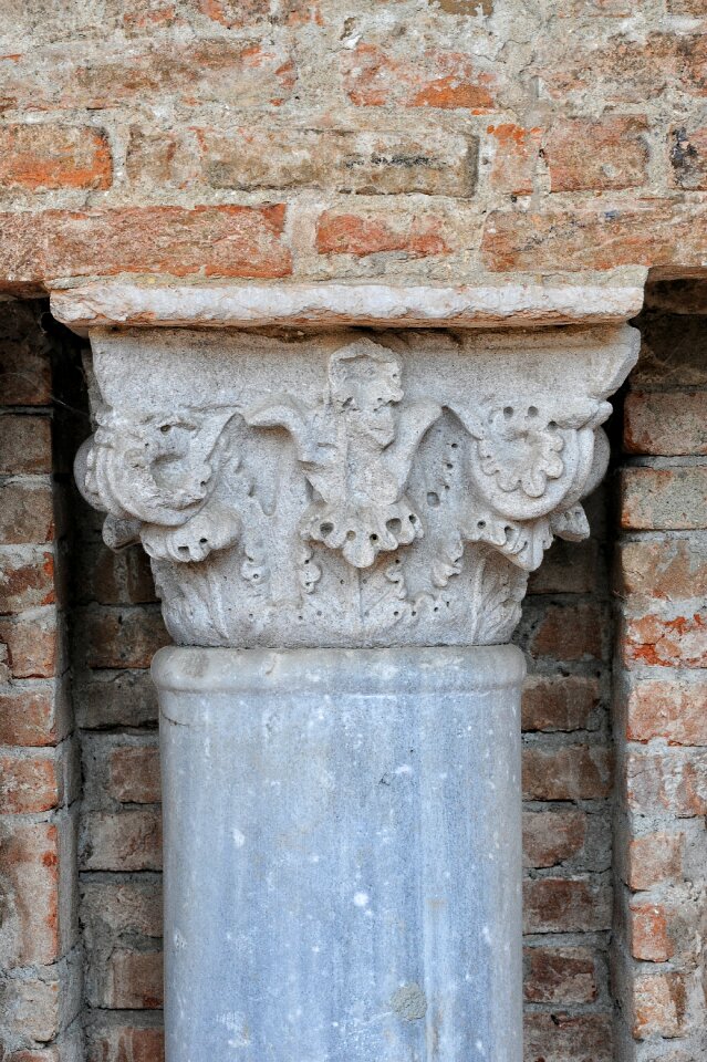 Wall marble bricks