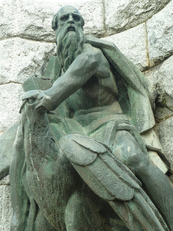 Statue san juan apóstol eagle
