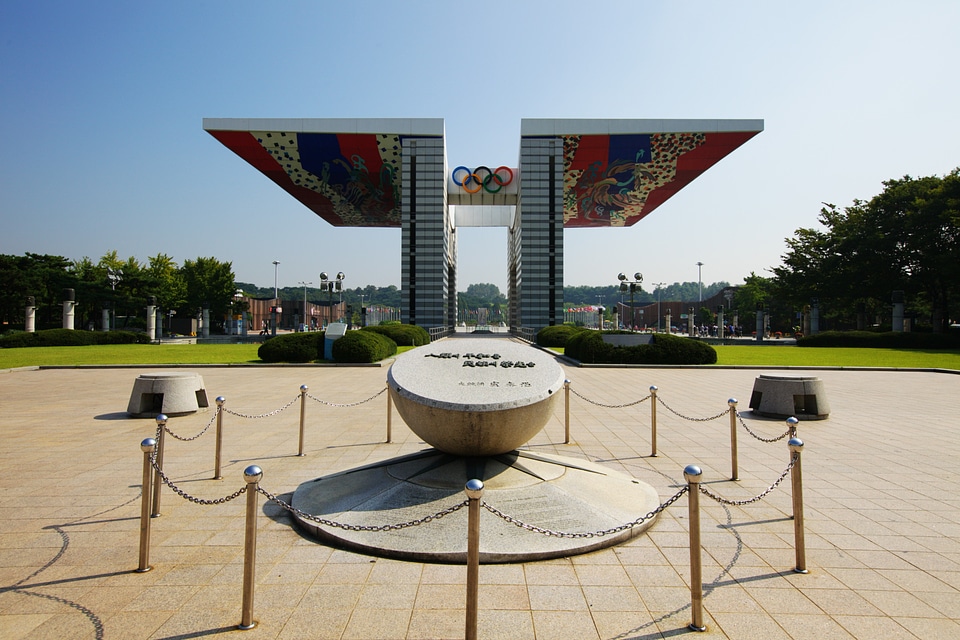 Molding construction memorial