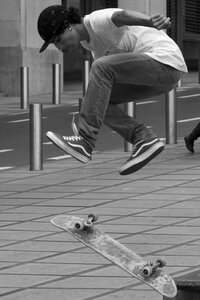 Skateboard man pet