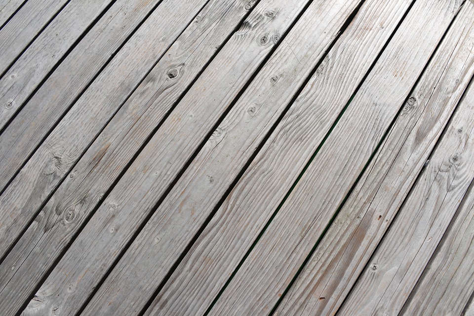 Wall boards grain oblique