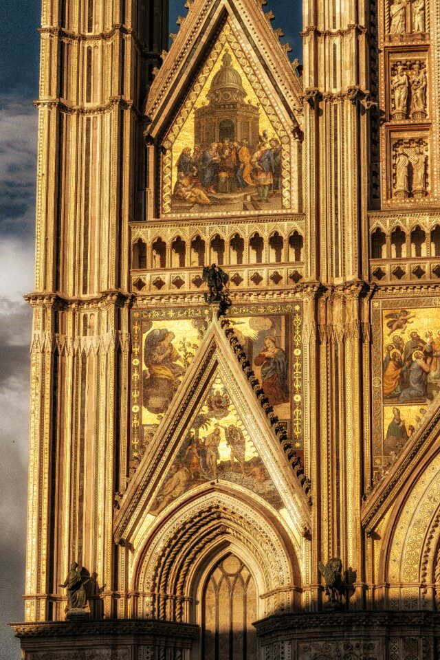 Orvieto masterpiece gold