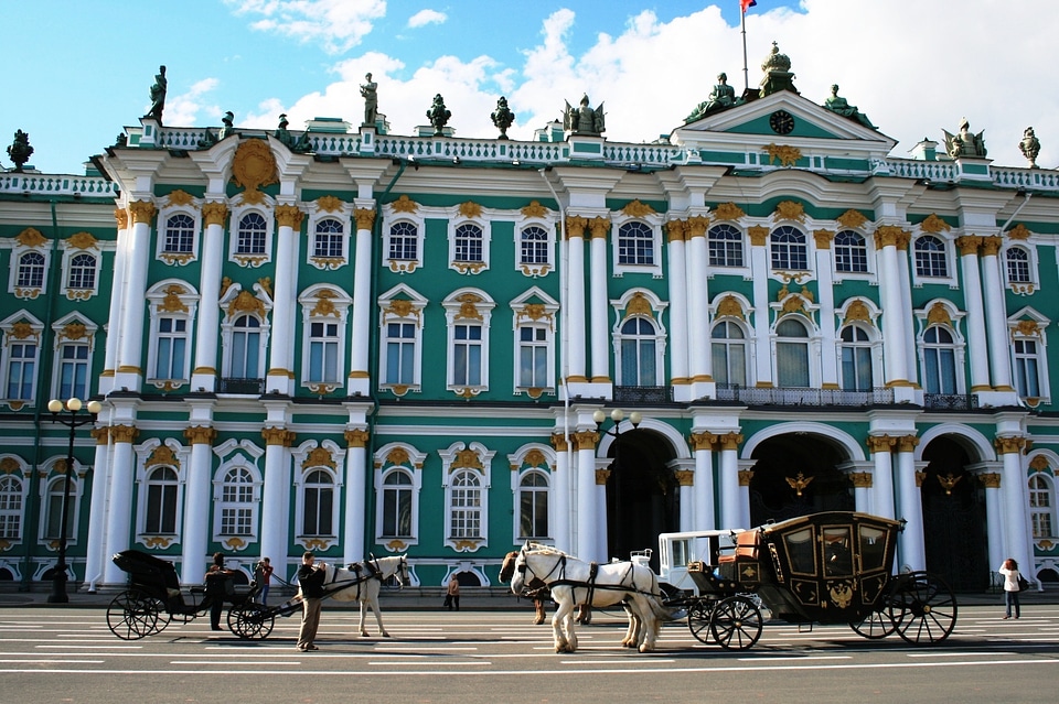 Horse carts palace square st petersburg
