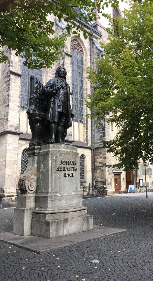 Music johann sebastian bach statue