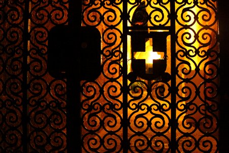 Gate religion glow