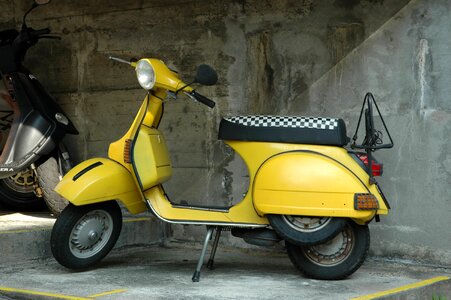 Motorcycle roller yellow