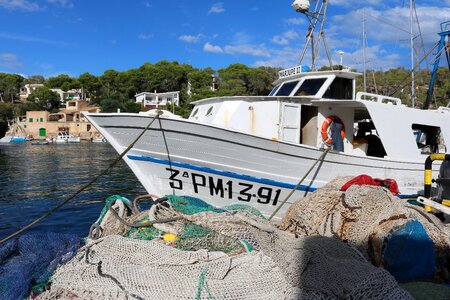 Fishing net bay ship