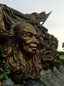 Statue history monument