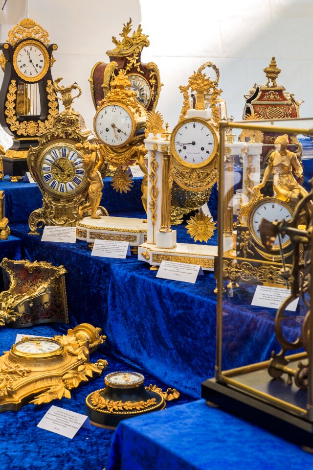 Antiquarian junk antique