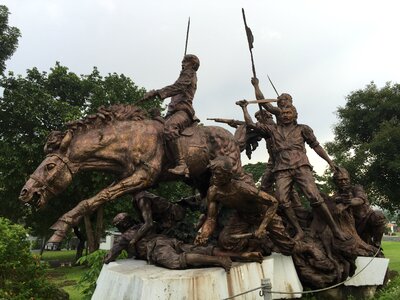 Statue history monument