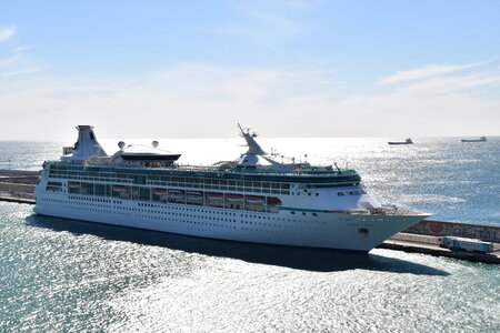 Boat cruise ships photo