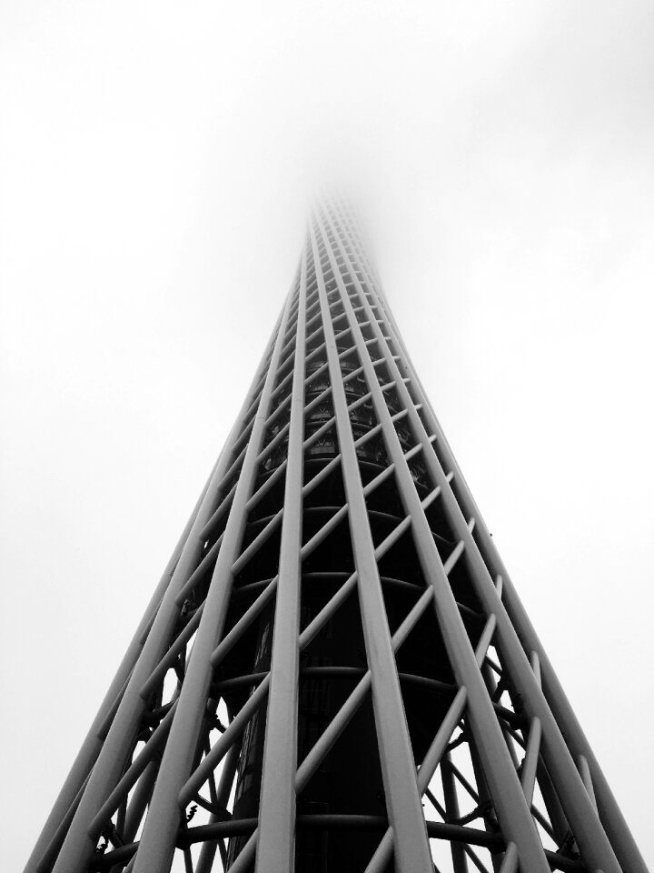 Guangzhou guangdong canton tower fog