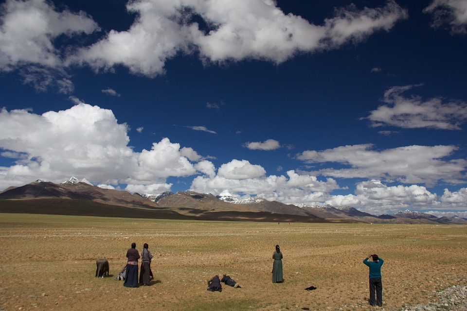 Sacred mountain background gangdisê mountains