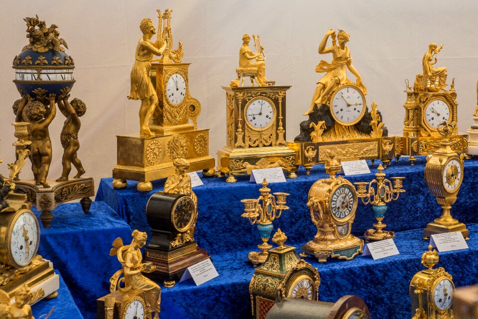 Antiquarian junk antique