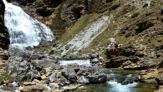 Valley of ordesa ponytail waterfall photo