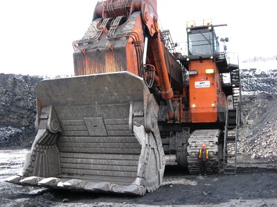 Industrial mining shovel