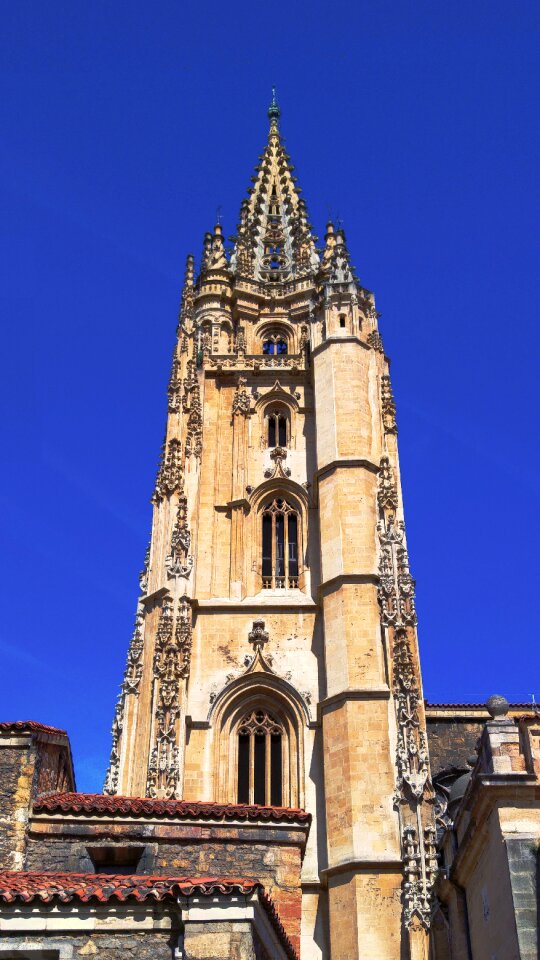 Construction tower architecture