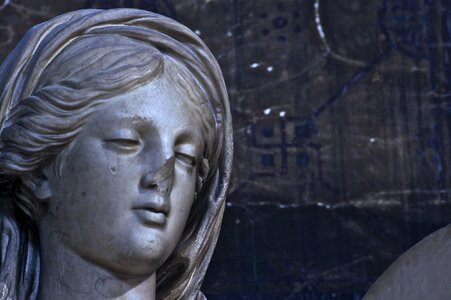 Paris statue