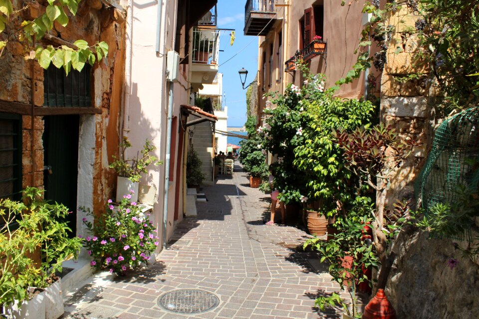 Canea hanya narrow