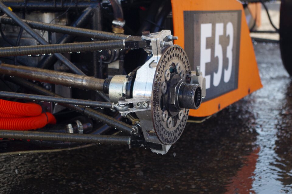 Pit stop mechanics check