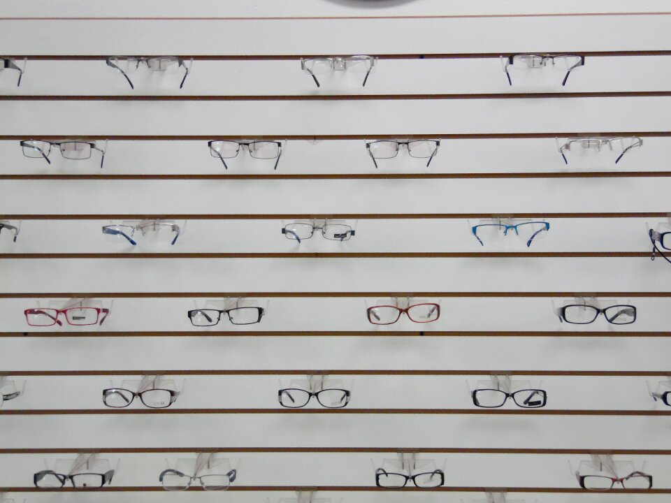 Wall optic eyeglasses