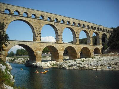 Monument bridge construction