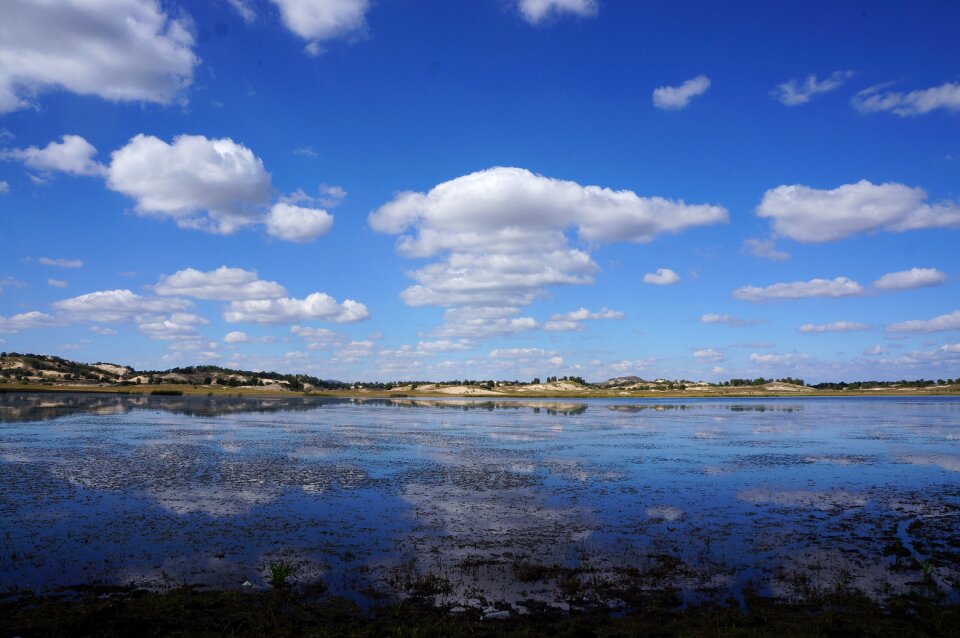 Dam shuitianyise blue sky and white clouds