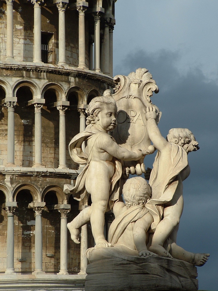 Pisa piazza dei miracoli torre