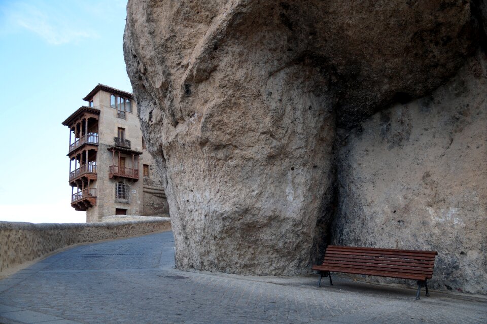 Hanging houses paving stone stone