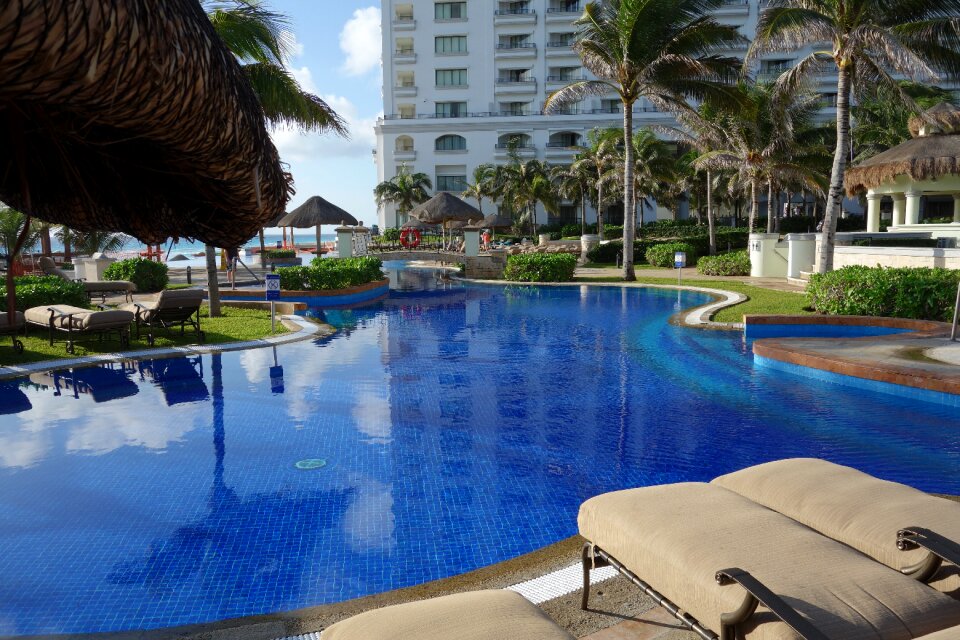 Pool holiday rest
