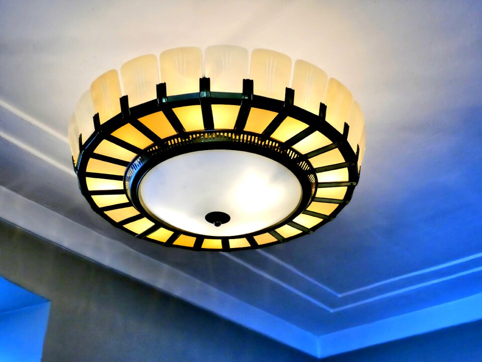 Light lighting lampshade