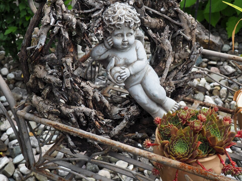 Angel stone garden flowers