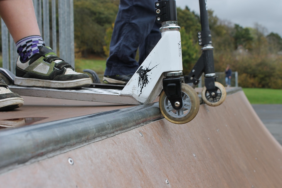Play wheel skateboarding