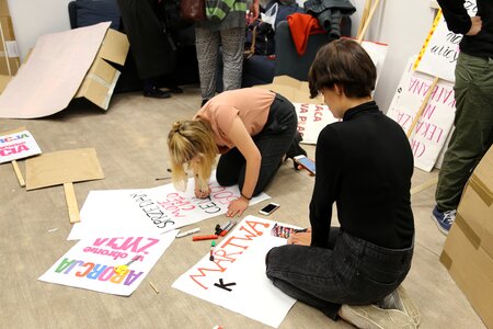 A manifestation of protest banner
