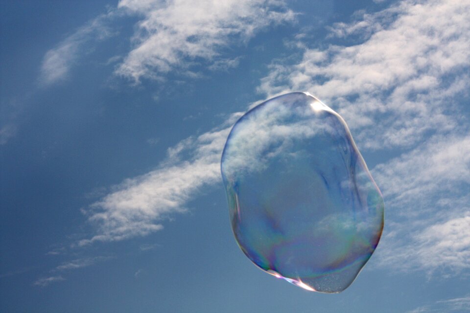 Make soap bubbles ease flying photo