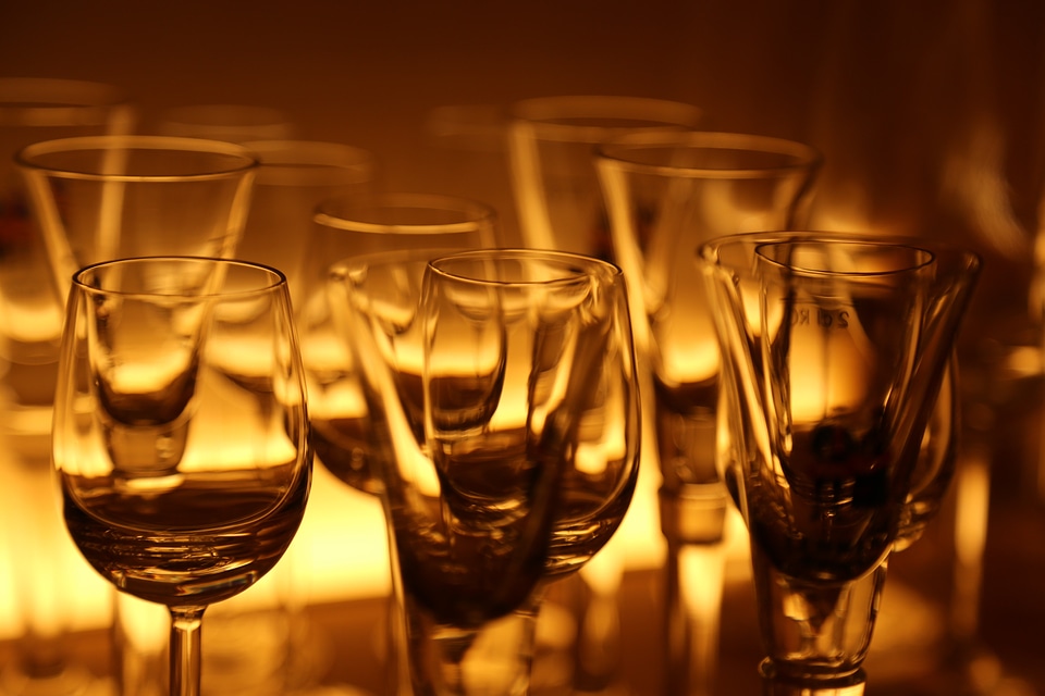 Restaurant wine glasses dinner