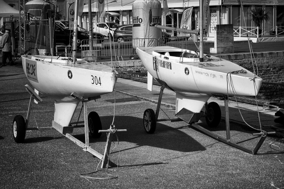Boat browse sailing