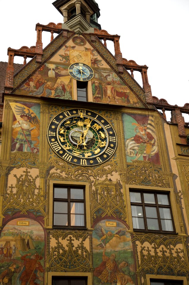 Painting ulmer hall frescoes