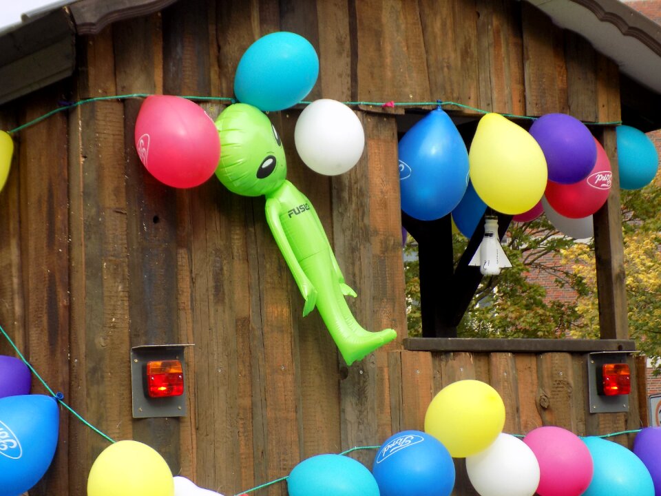 Extraterrestrial green figure
