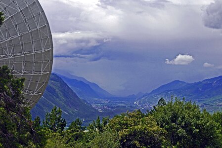 Valais radio telescope satellite observation