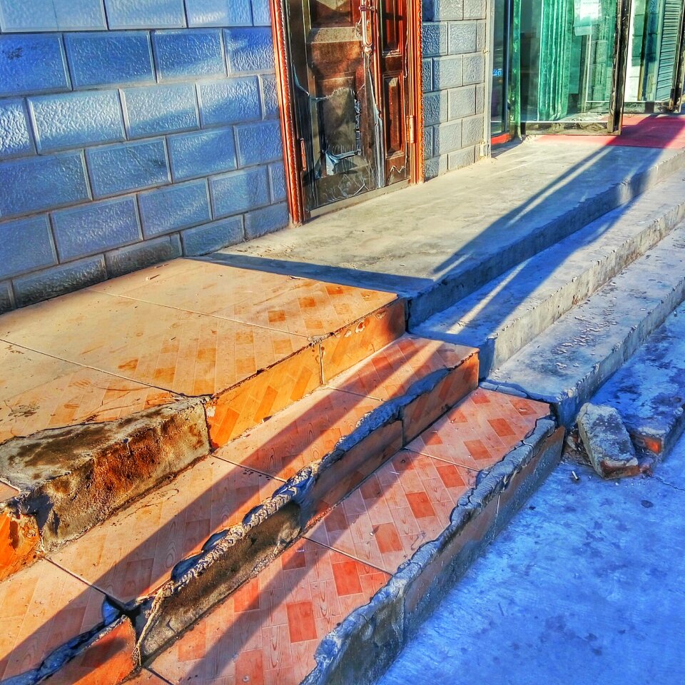 Shadow stairs ground