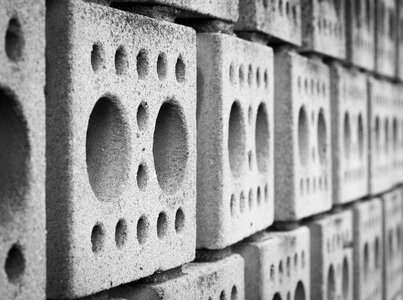 Obstacle worn by old